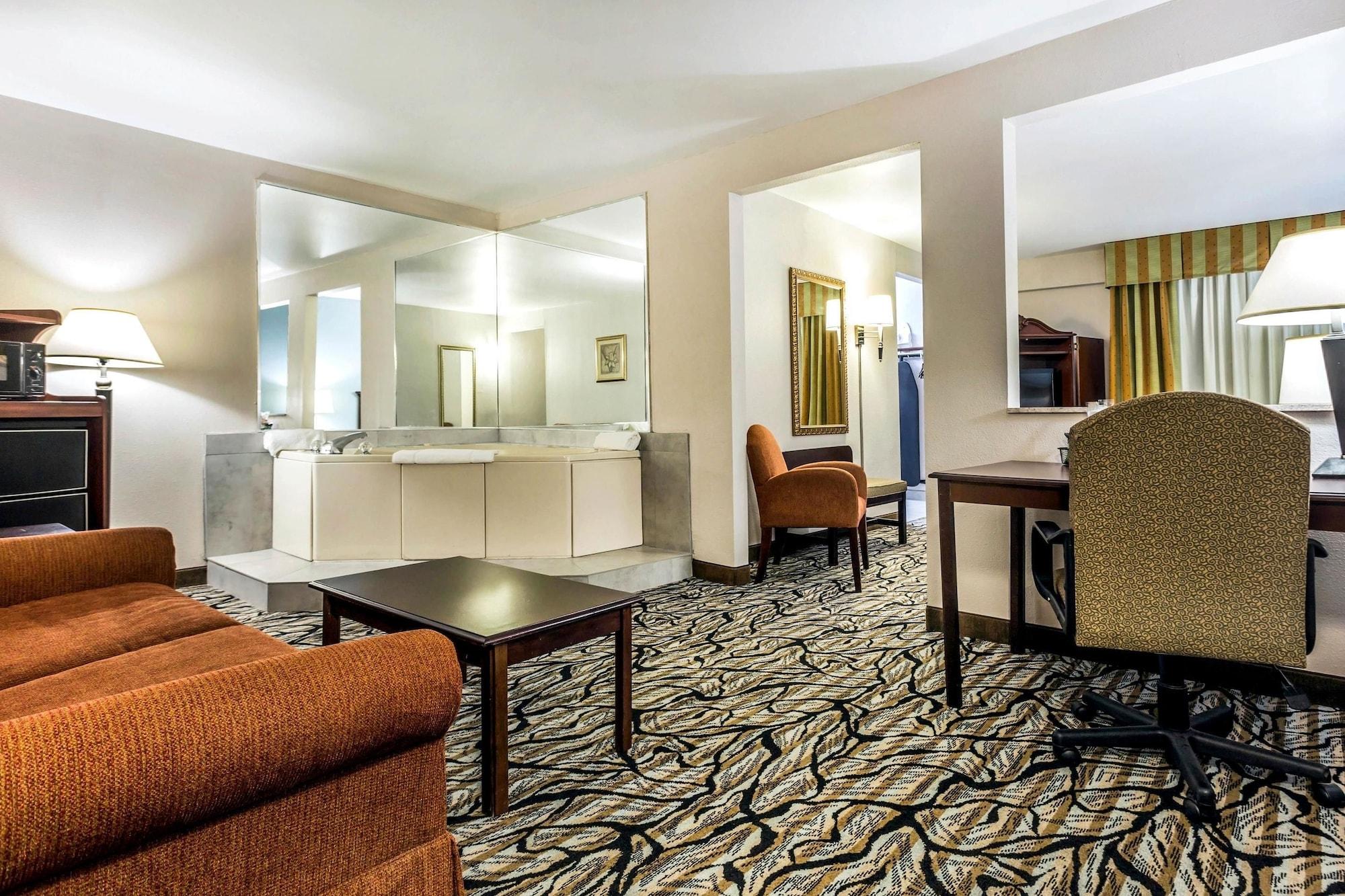 Quality Inn At The Park Fort Mill Exteriör bild